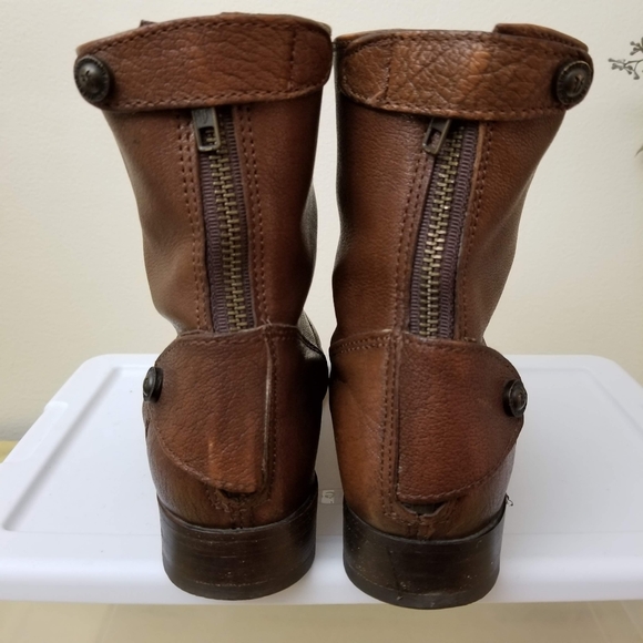 Frye Melissa Button Zip short boot - Picture 6 of 9